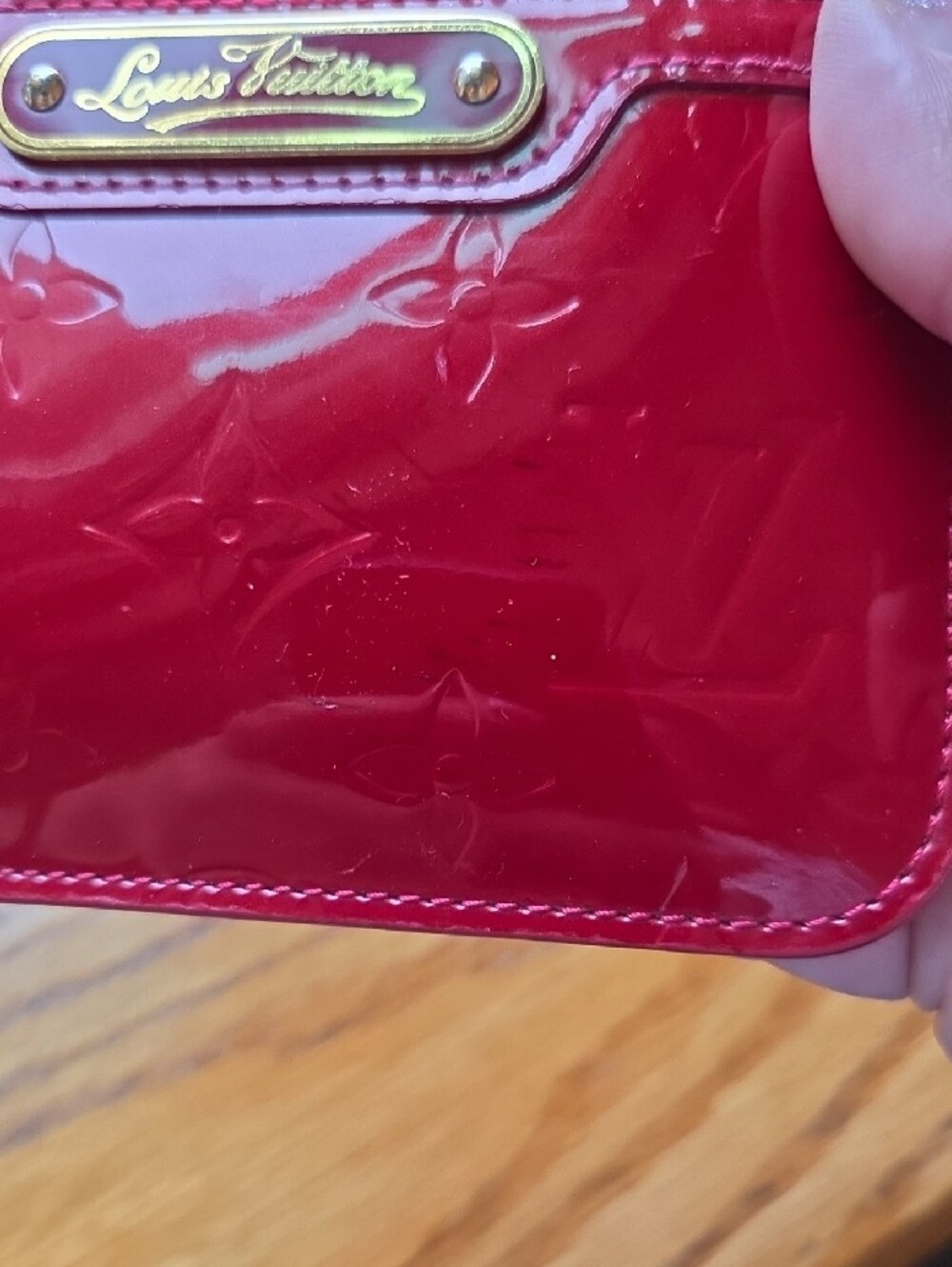 Louis Vuitton Red Patent Zip Key Pouch with Gold Hardware. With  A Dustbag - Picture 8 of 8
